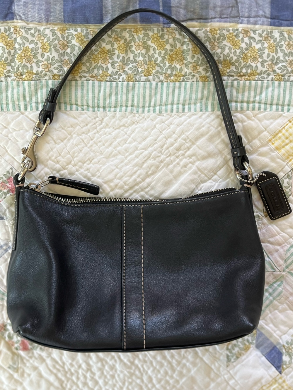 Vintage Coach Hampton 9364 Black Leather Shoulder Bag with Silver Hardware